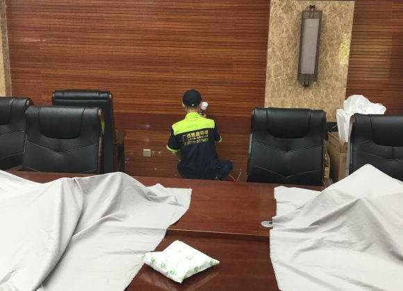 祝賀我司與廣西財(cái)經(jīng)學(xué)院高校會議室簽定除醛治理合作